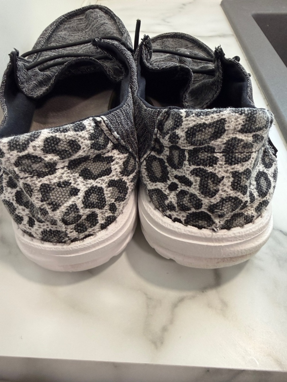 HEYDUDE Women's Wendy Leopard shoes Grey Black size 8 - Picture 7 of 9